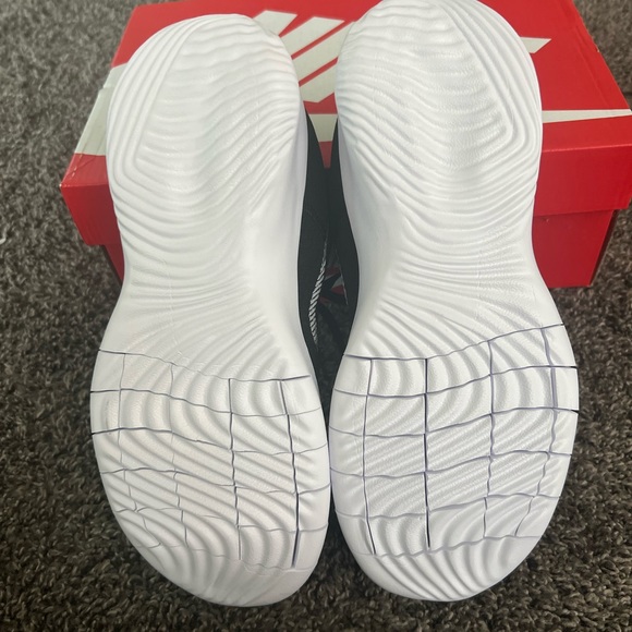 Nike Experience Run 11 Sz. 7.5 Black - Picture 4 of 4